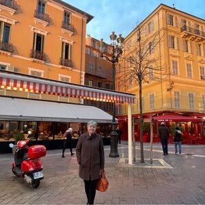 Meet your Posher, Danielle